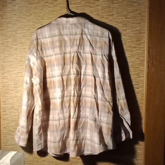 Woman's flannel shirt - Picture 4 of 10